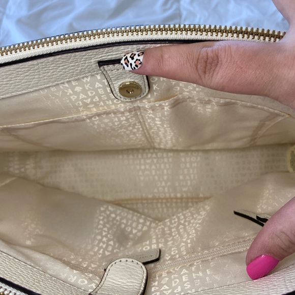 Kate Spade hand bag. Brand new with tags - Picture 3 of 6